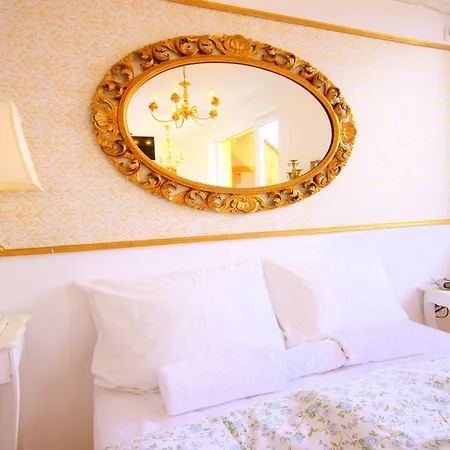 Penthouse Suites Gold
