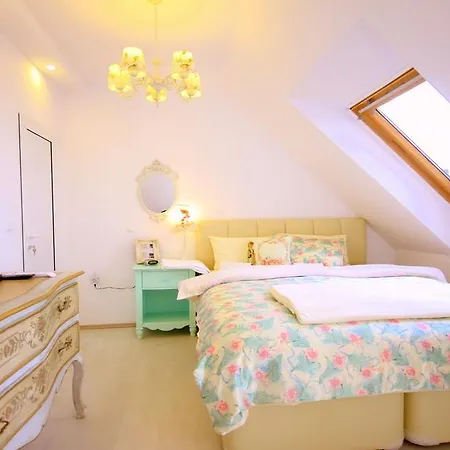 Penthouse Suites Gold